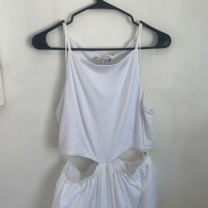 White dress perfect for any summer event in new condition never worn before